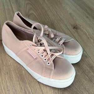 Women’s pink Superga